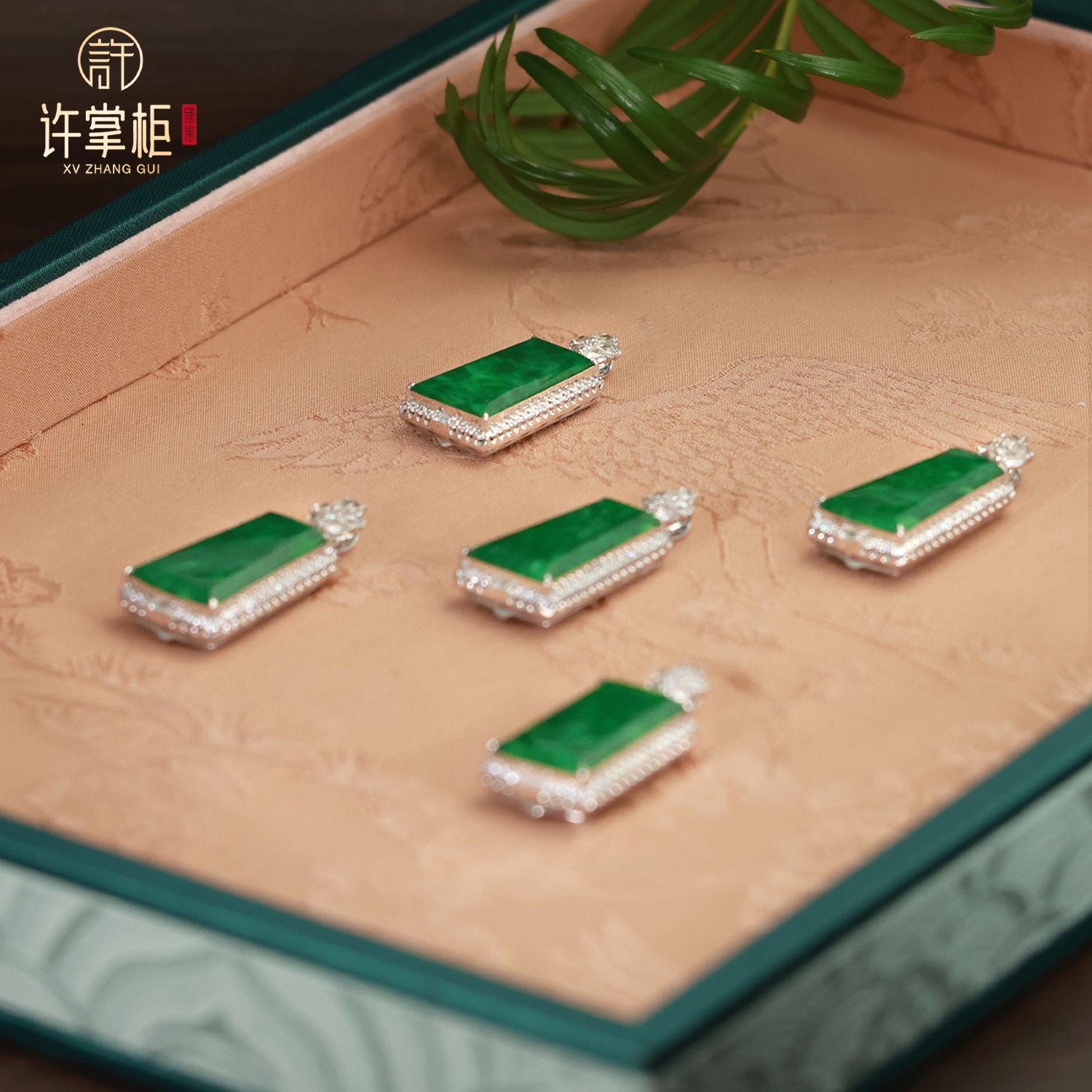 YGY｜18K金翡翠方牌吊坠天然缅甸翡翠A货配饰单个多样性随机发货