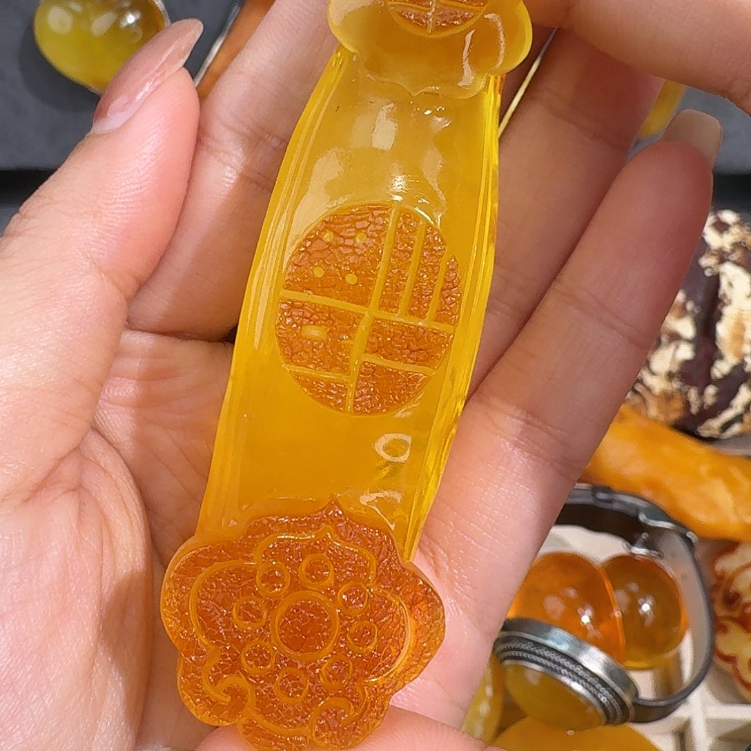 沉***琥珀未镶嵌裸石我