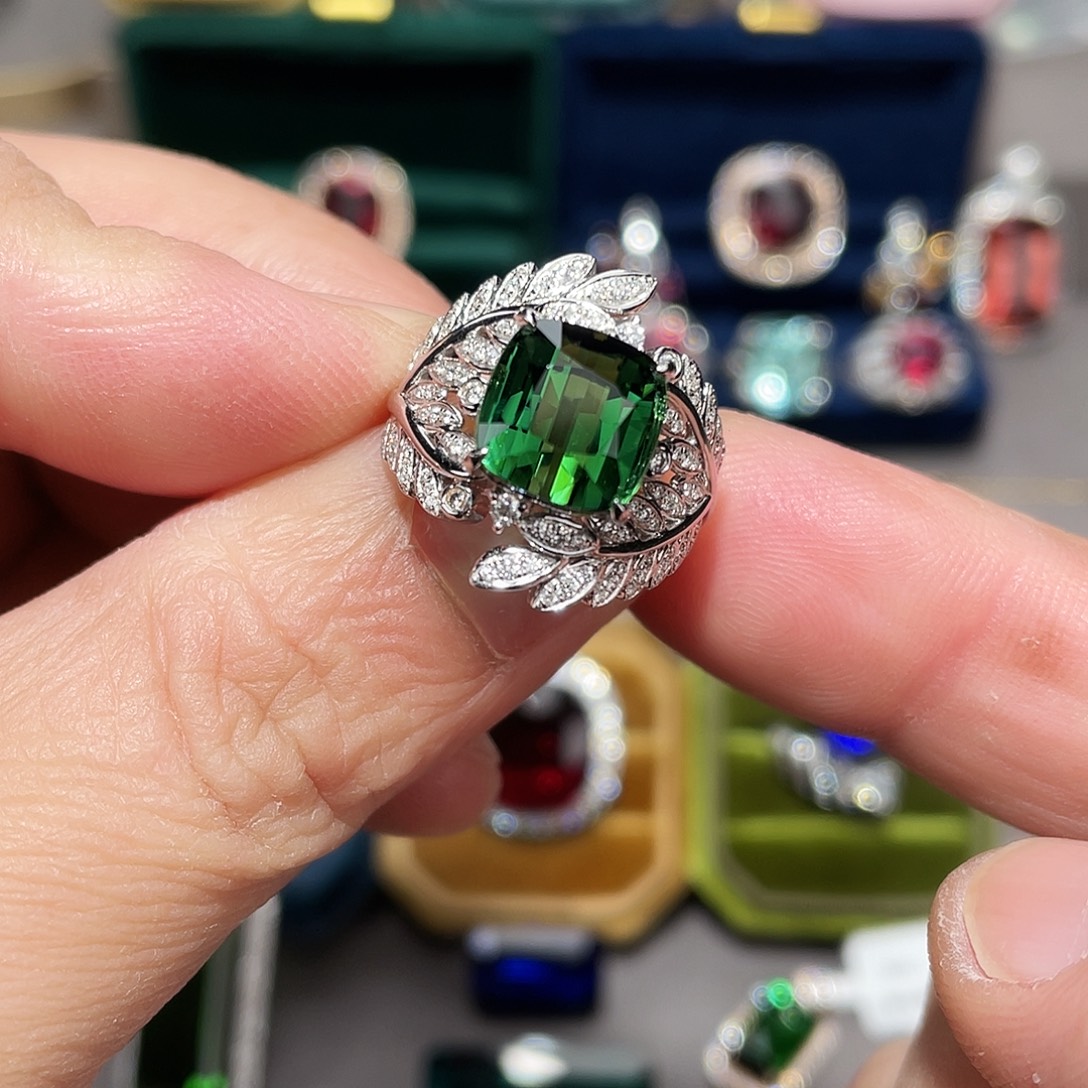碧玺18K金镶嵌戒指5.71ct