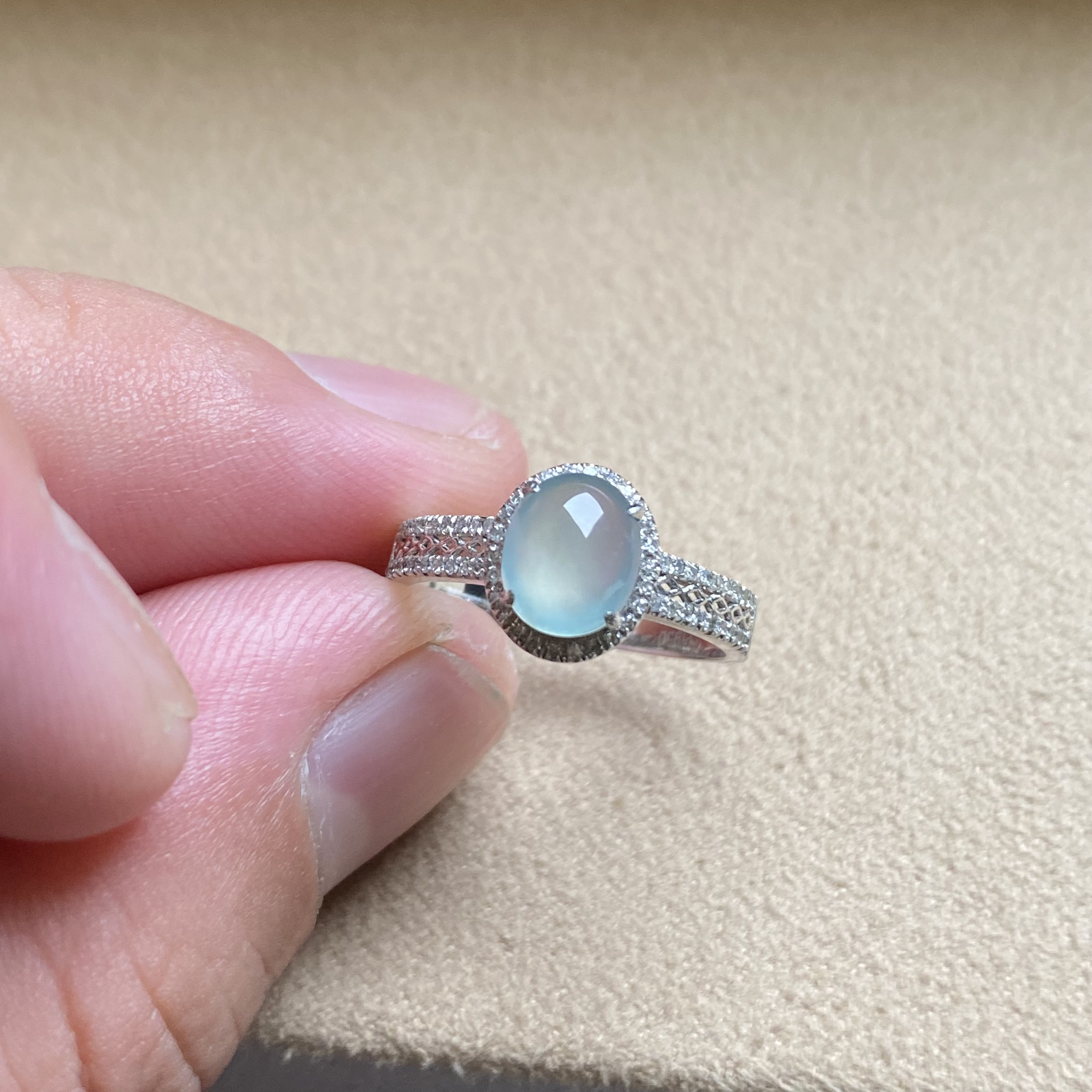 铂金950缅甸翡翠戒指