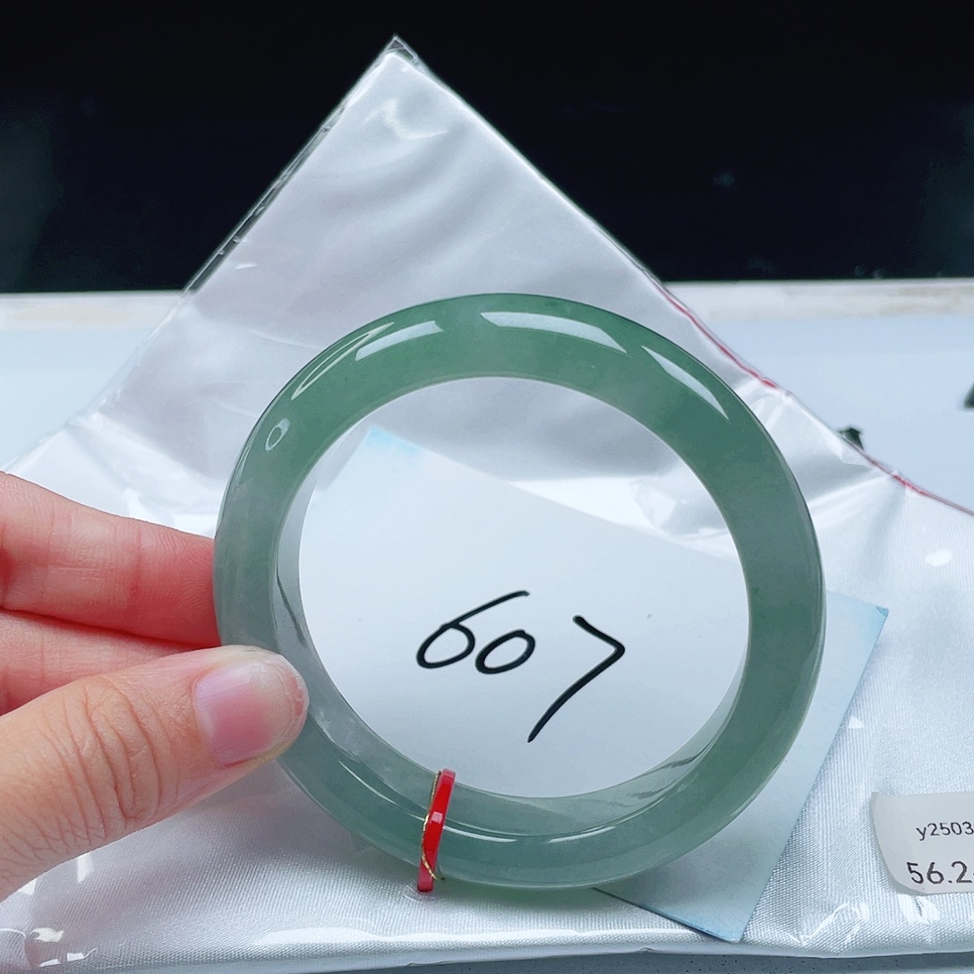 翡翠未镶嵌手镯56+正圈