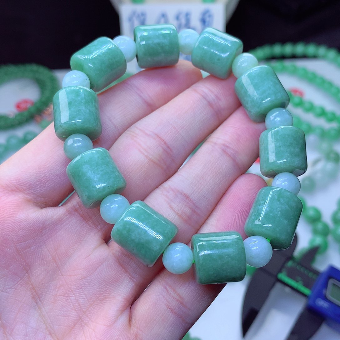 翡翠毛衣链未镶嵌