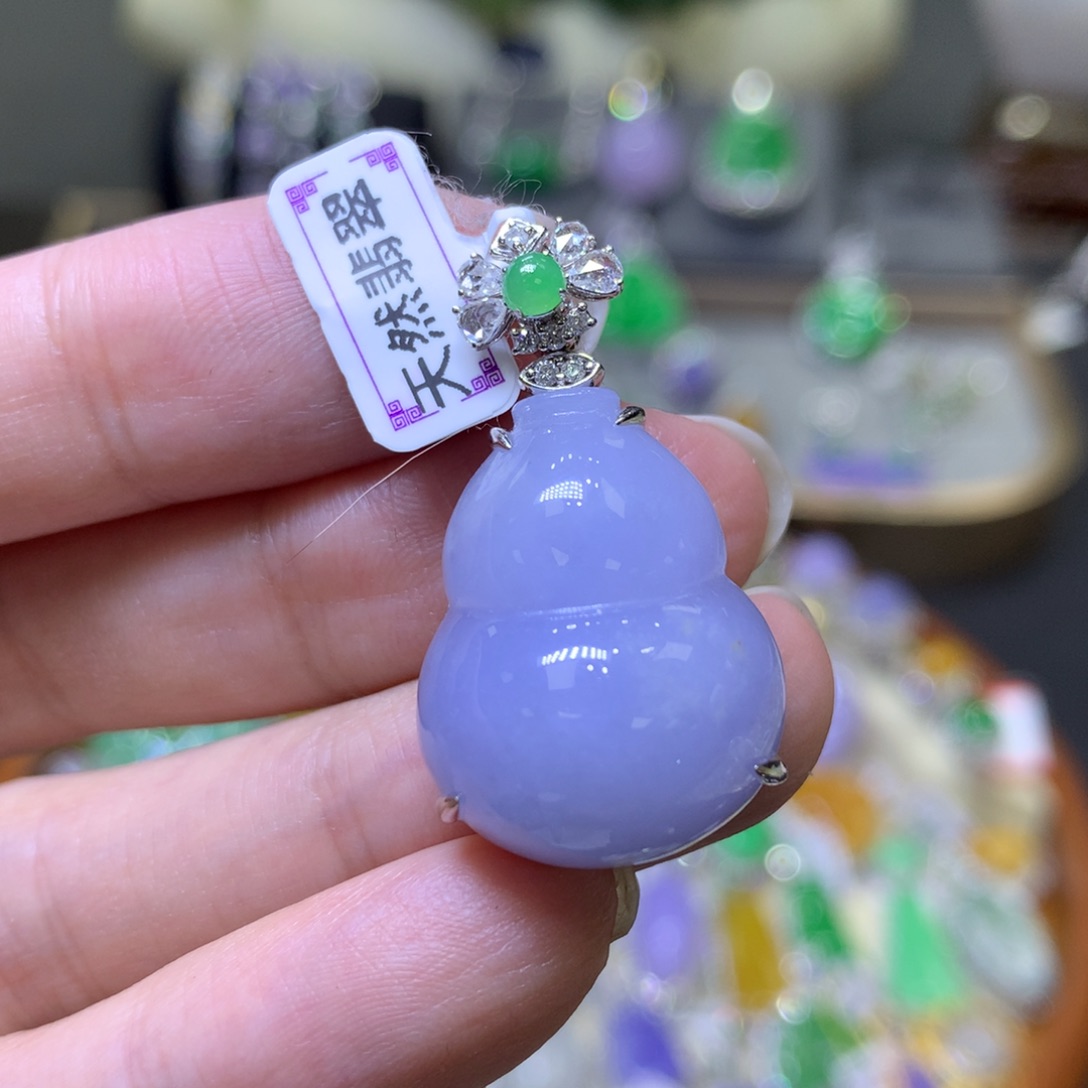 翡翠颈饰18K金镶嵌翡翠吊坠项链