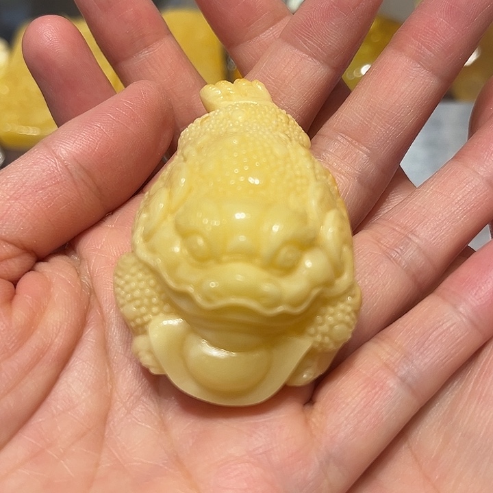 琥珀未镶嵌吊坠(赠链)金蟾