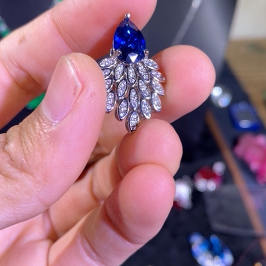 用***3银S925镶嵌颈饰红宝石