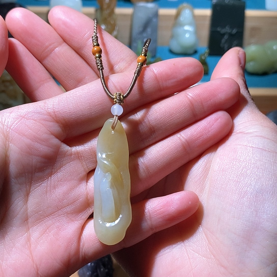 和田玉颈饰未镶嵌