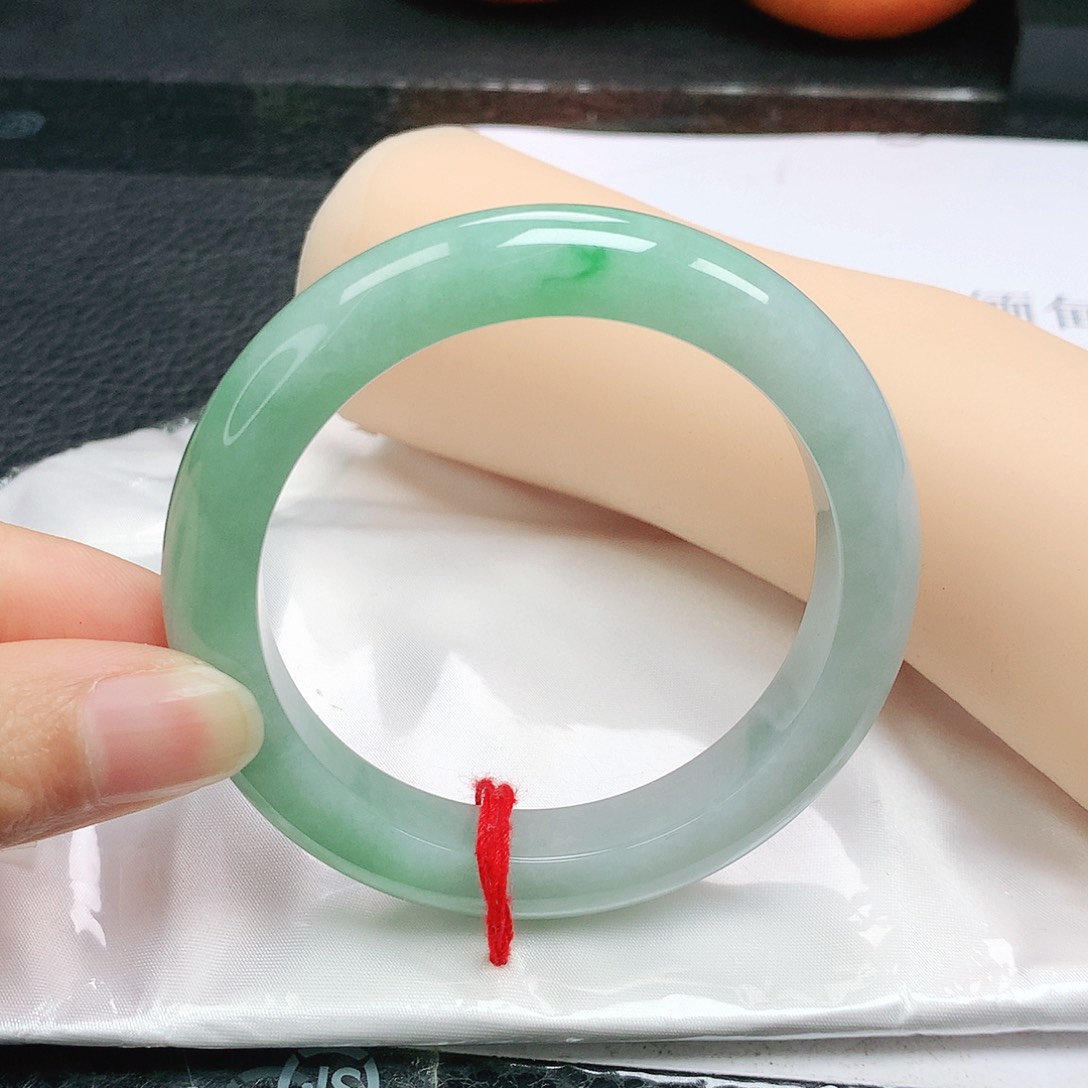 翡翠手镯未镶嵌正54