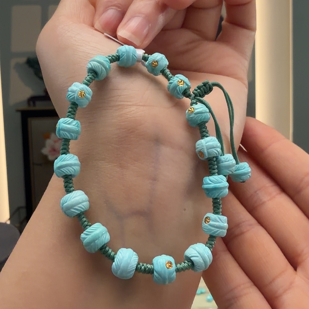 绿松石未镶嵌颈饰