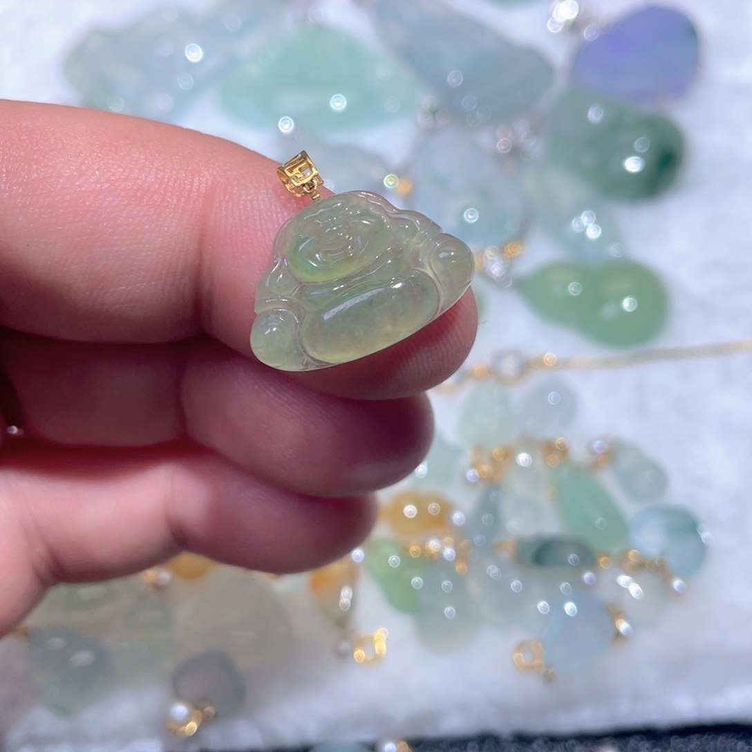 翡翠18K金镶嵌颈饰