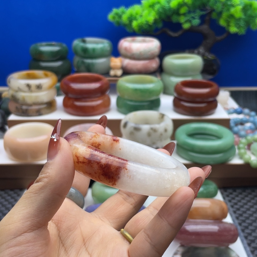 石英质玉未镶嵌手镯