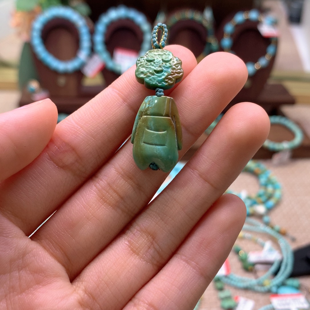 绿松石配饰未镶嵌