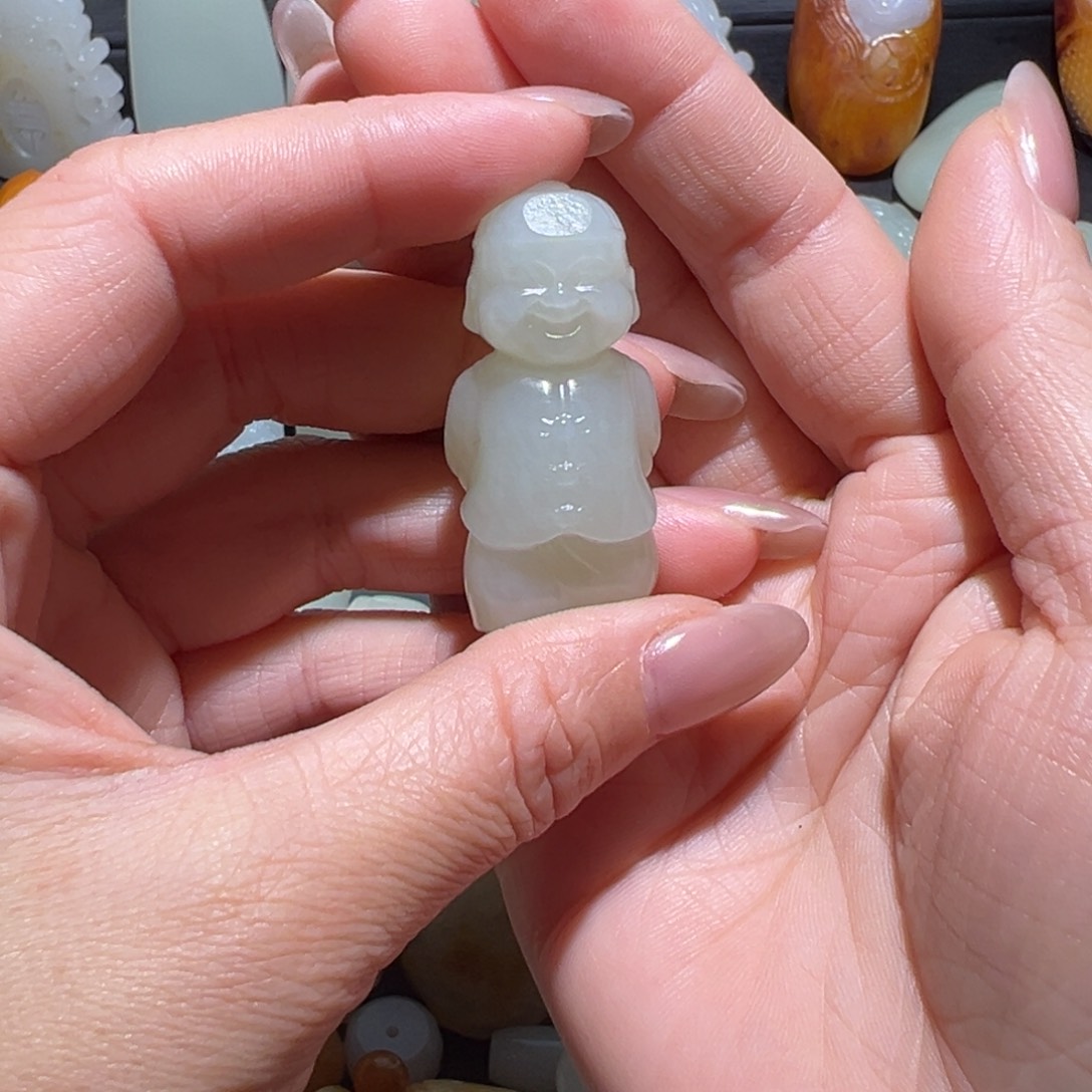 颈饰未镶嵌和田玉心*