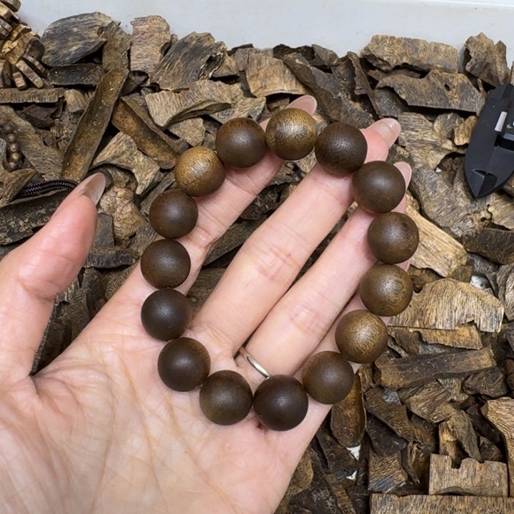 沉香手串尚**顶白棋沉浮