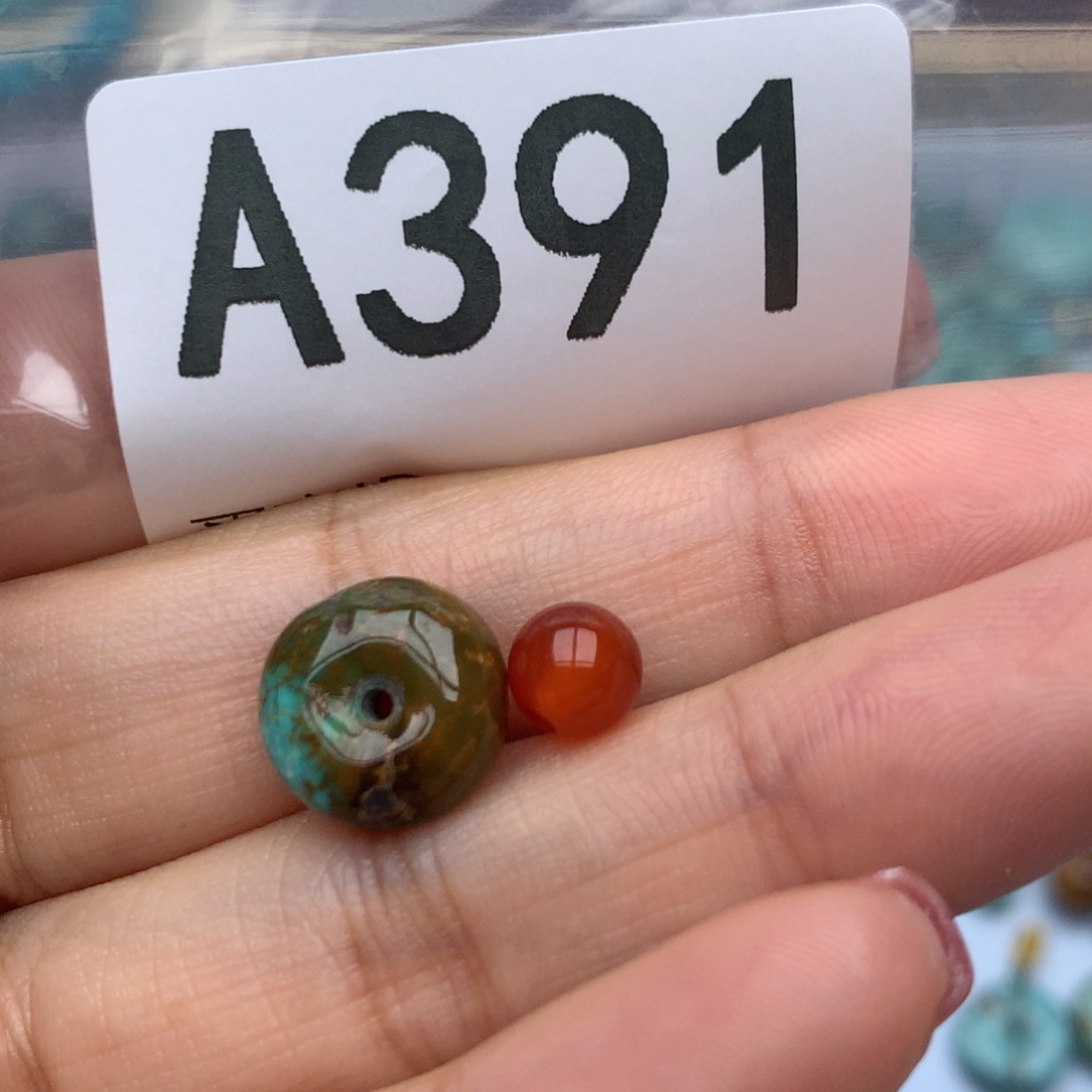 南红玛瑙未镶嵌珠宝奇石