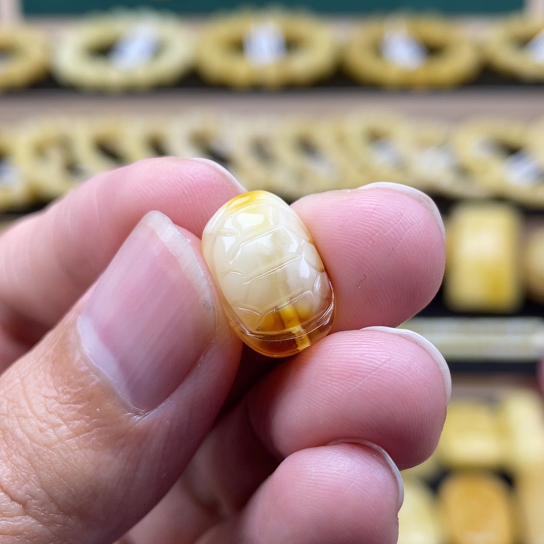 琥珀裸石未镶嵌琥珀蜜蜡