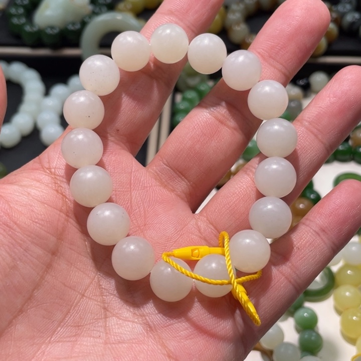 和田玉未镶嵌手串新疆黑山卡12柔光有结构矿点包容