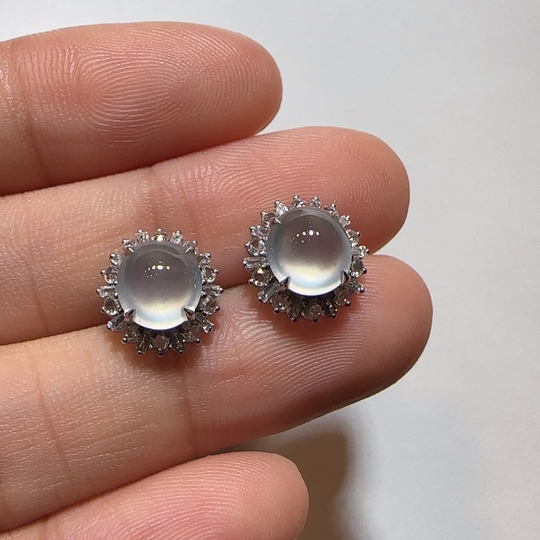 翡翠18K金镶嵌耳钉蛋面