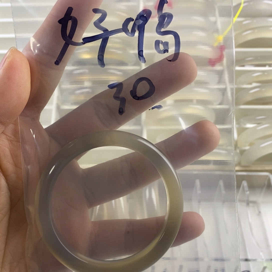 玛瑙/玉髓手镯未镶嵌好*?