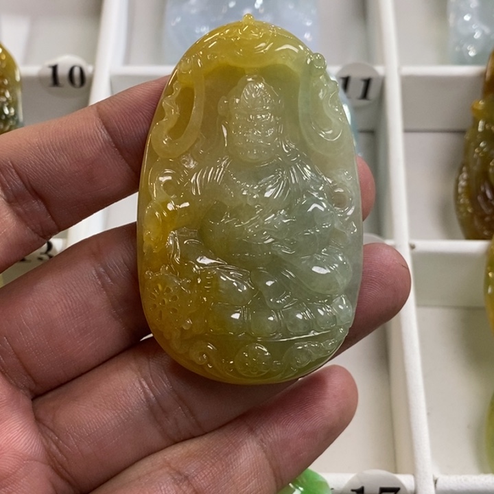 颈饰未镶嵌翡翠鸿黄财神