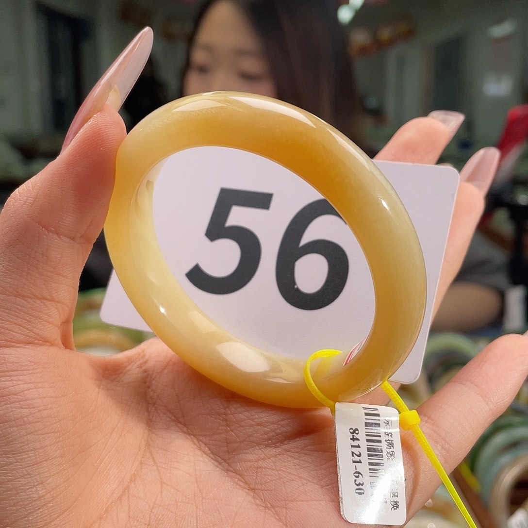 和田玉手镯未镶嵌明**间