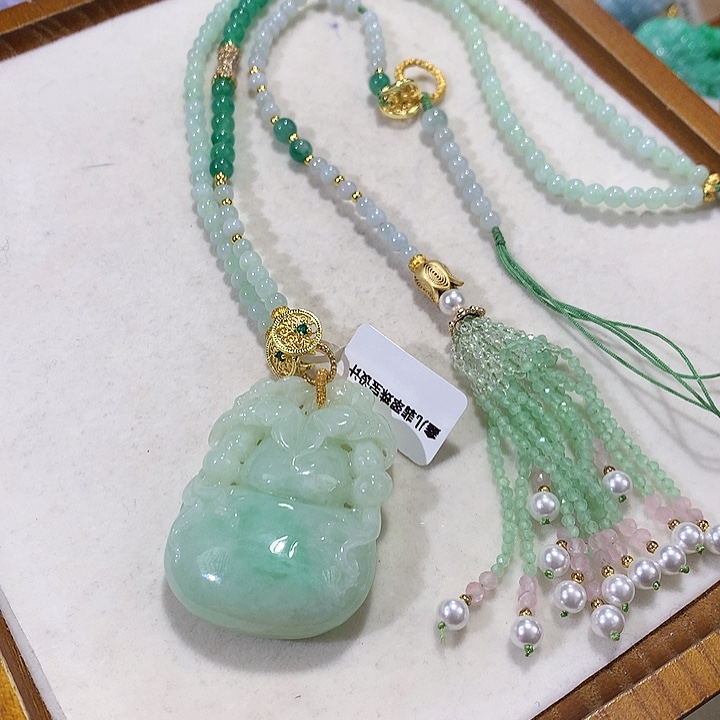 翡翠未镶嵌颈饰翡翠吊坠