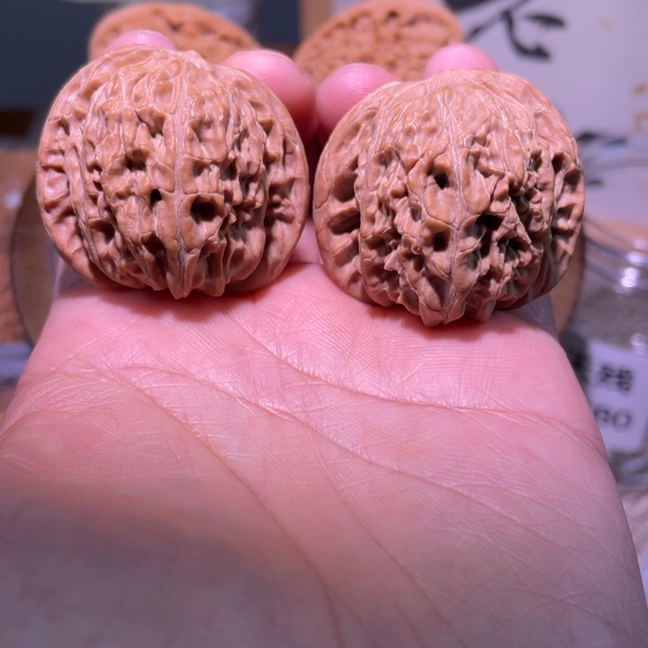 文玩核桃吊坠38全品山地红皮磨盘精配