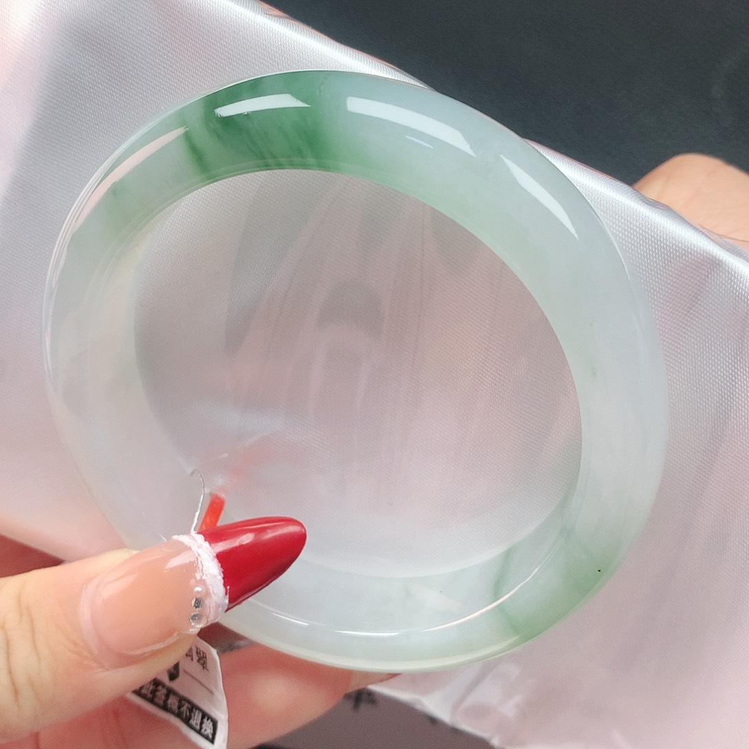 翡翠手镯未镶嵌57圈