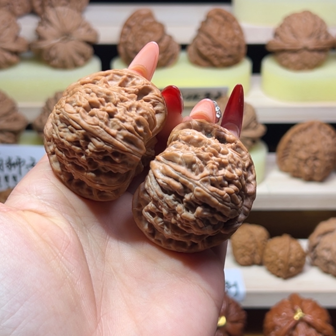 葡***柚文玩核桃吊坠44正主筋老款白狮子