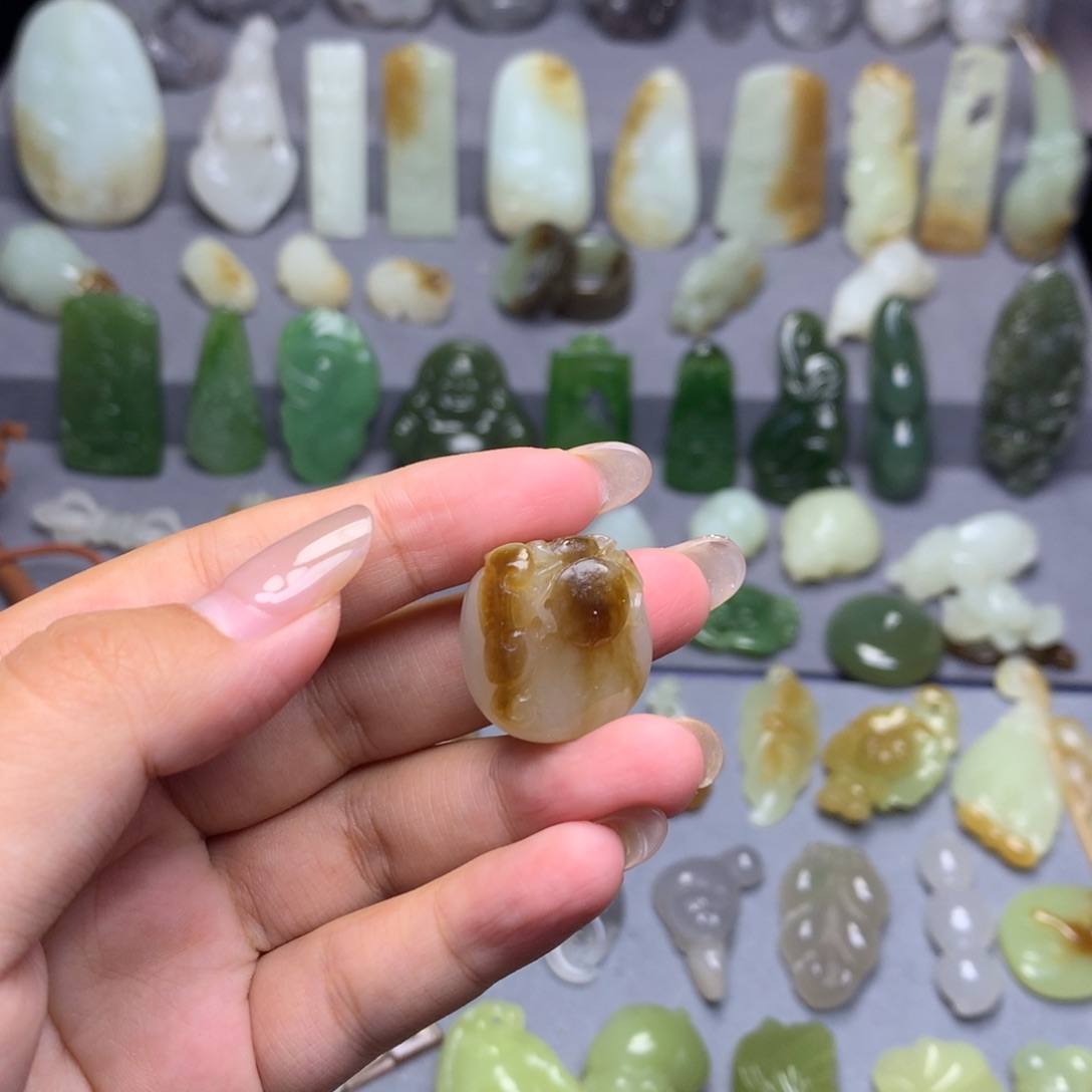 和田玉未镶嵌挂件