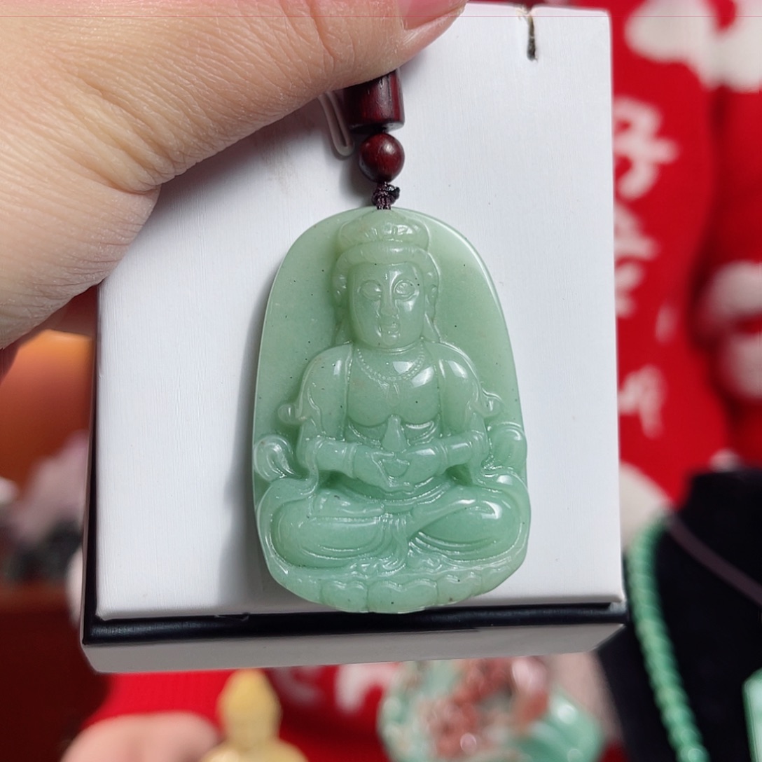 密玉（石英质玉）颈饰未镶嵌