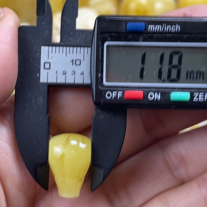 蜜蜡未镶嵌裸石6杂