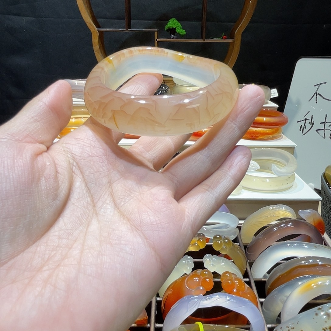 多***～玛瑙/玉髓未镶嵌手镯