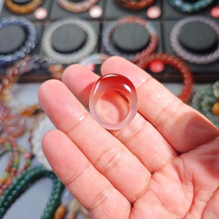 阿***莲玛瑙/玉髓手链未镶嵌