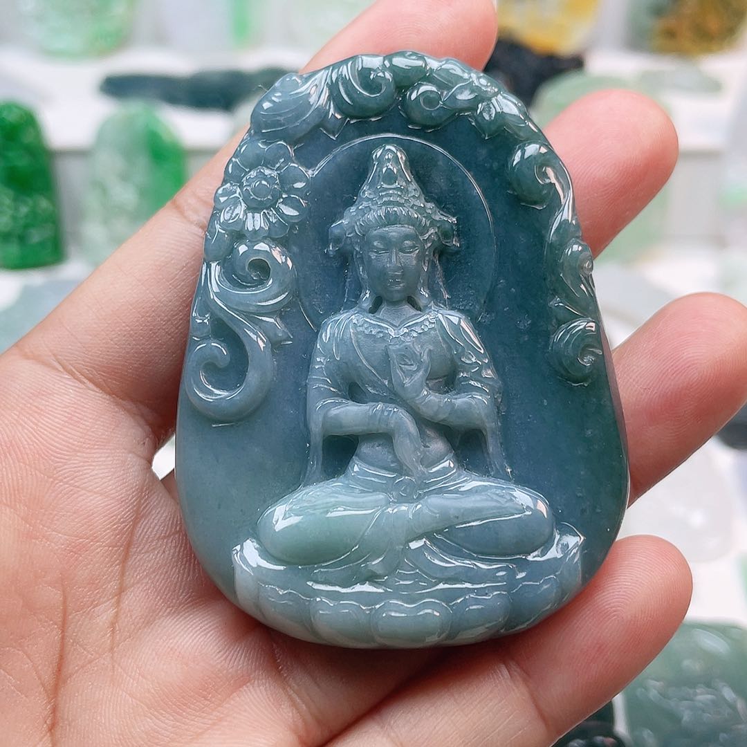 翡翠颈饰未镶嵌观音