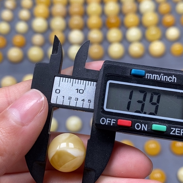 蜜蜡裸石未镶嵌纯天然