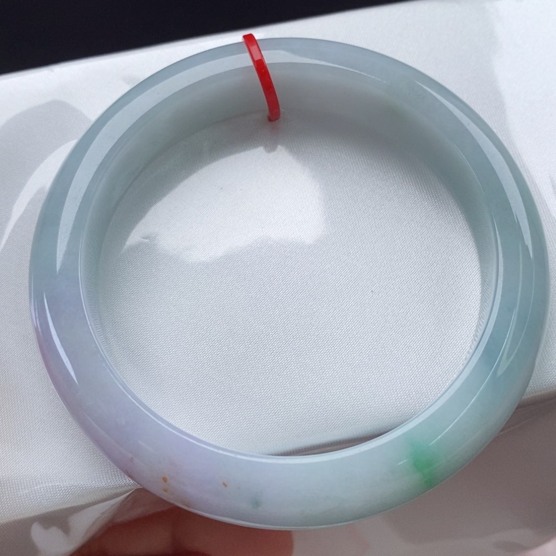 翡翠手镯未镶嵌?***。60圈