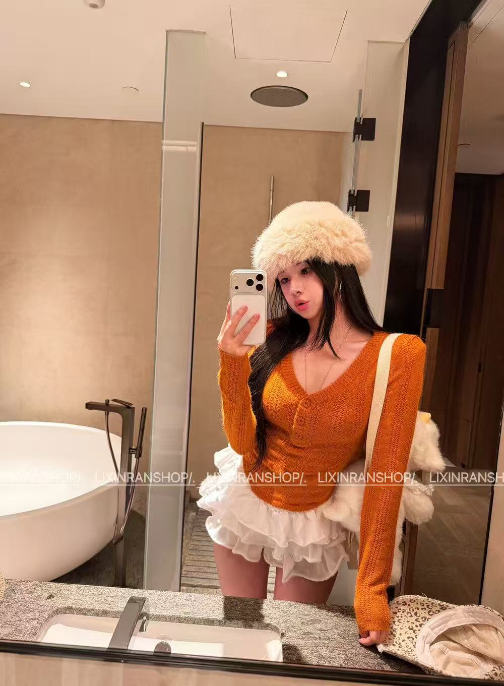 李欣然【冬日美纪 】韩版简约V领长袖针织衫女百搭短款上衣G2037
