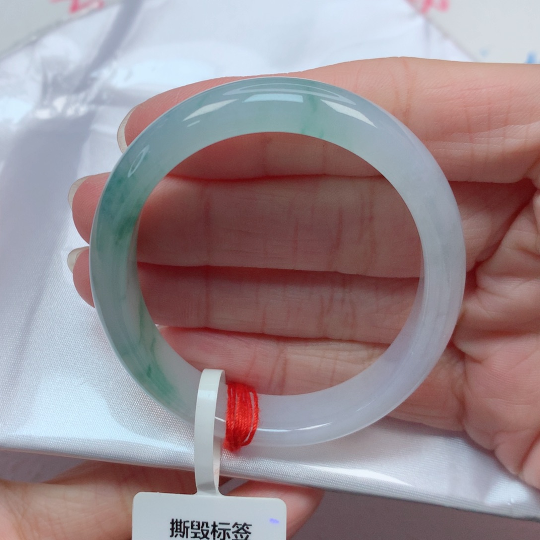 翡翠手镯未镶嵌50贵妃 小手福利