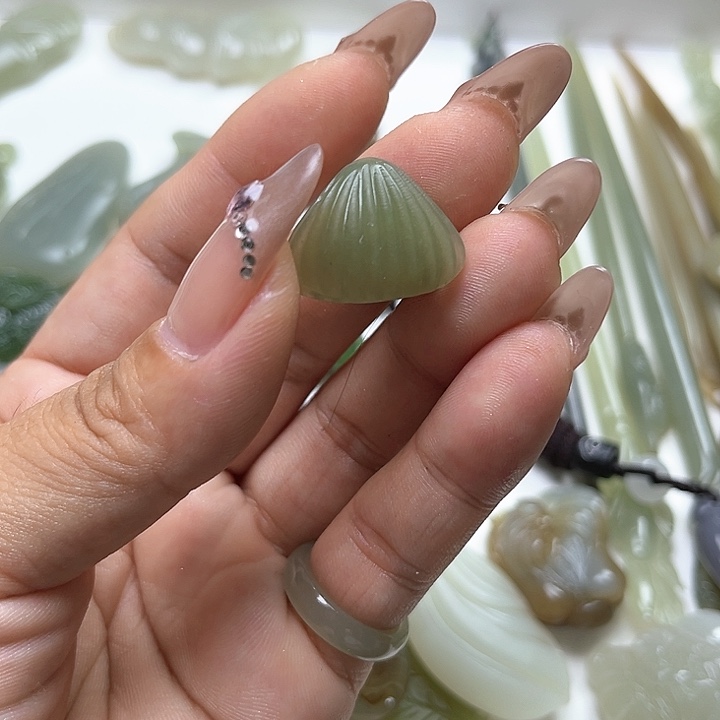 【闪购商品】和田玉未镶嵌颈饰一****漾