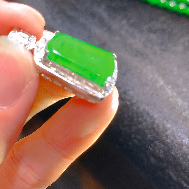 【闪购商品】翡翠颈饰银S925镶嵌翡翠