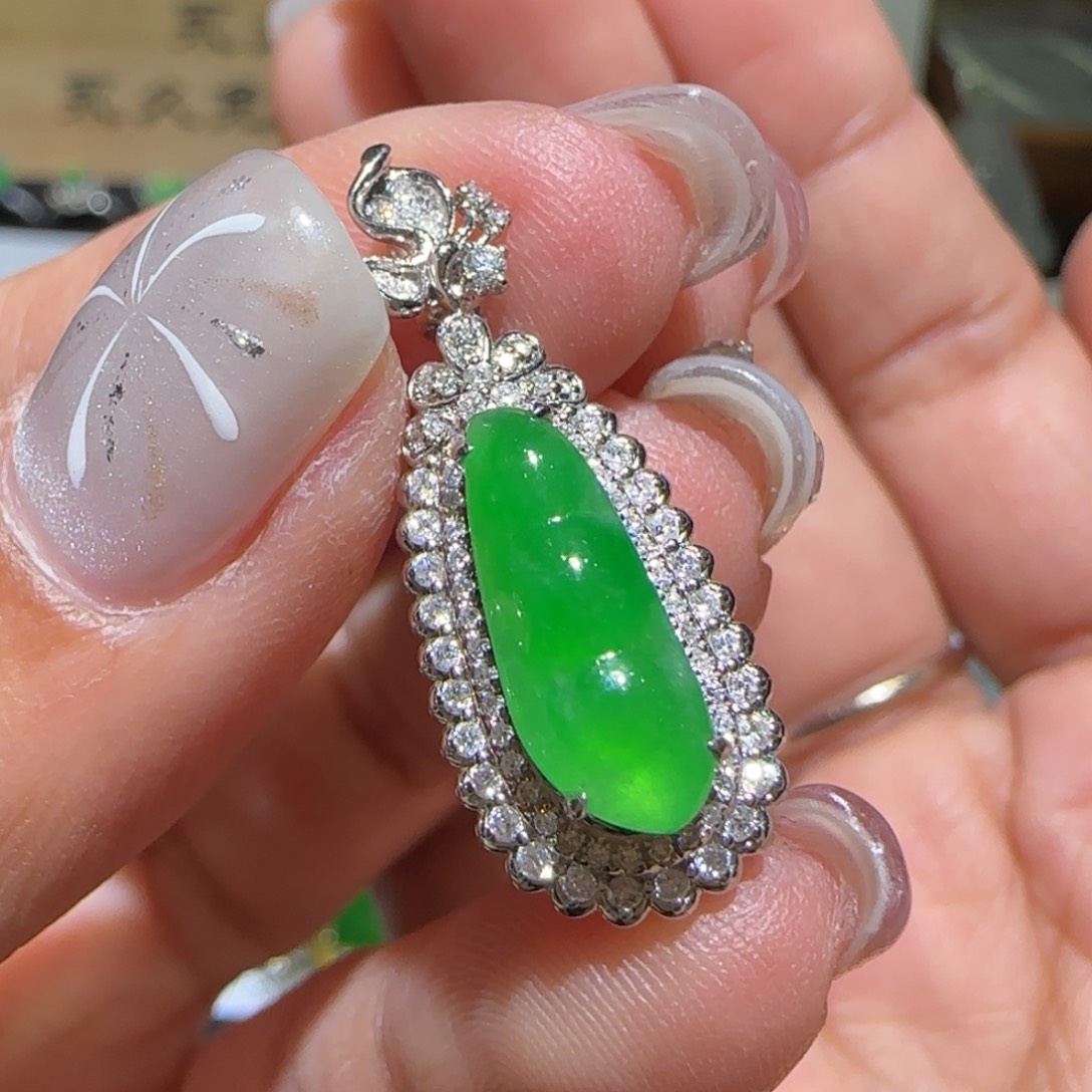 【闪购商品】翡翠颈饰18K金镶嵌天然