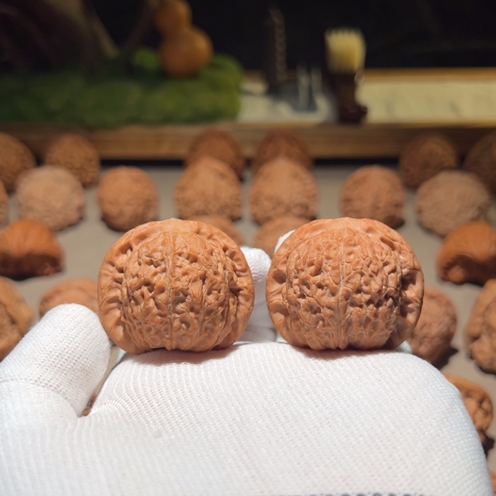 C***l把件文玩核桃血麒麟