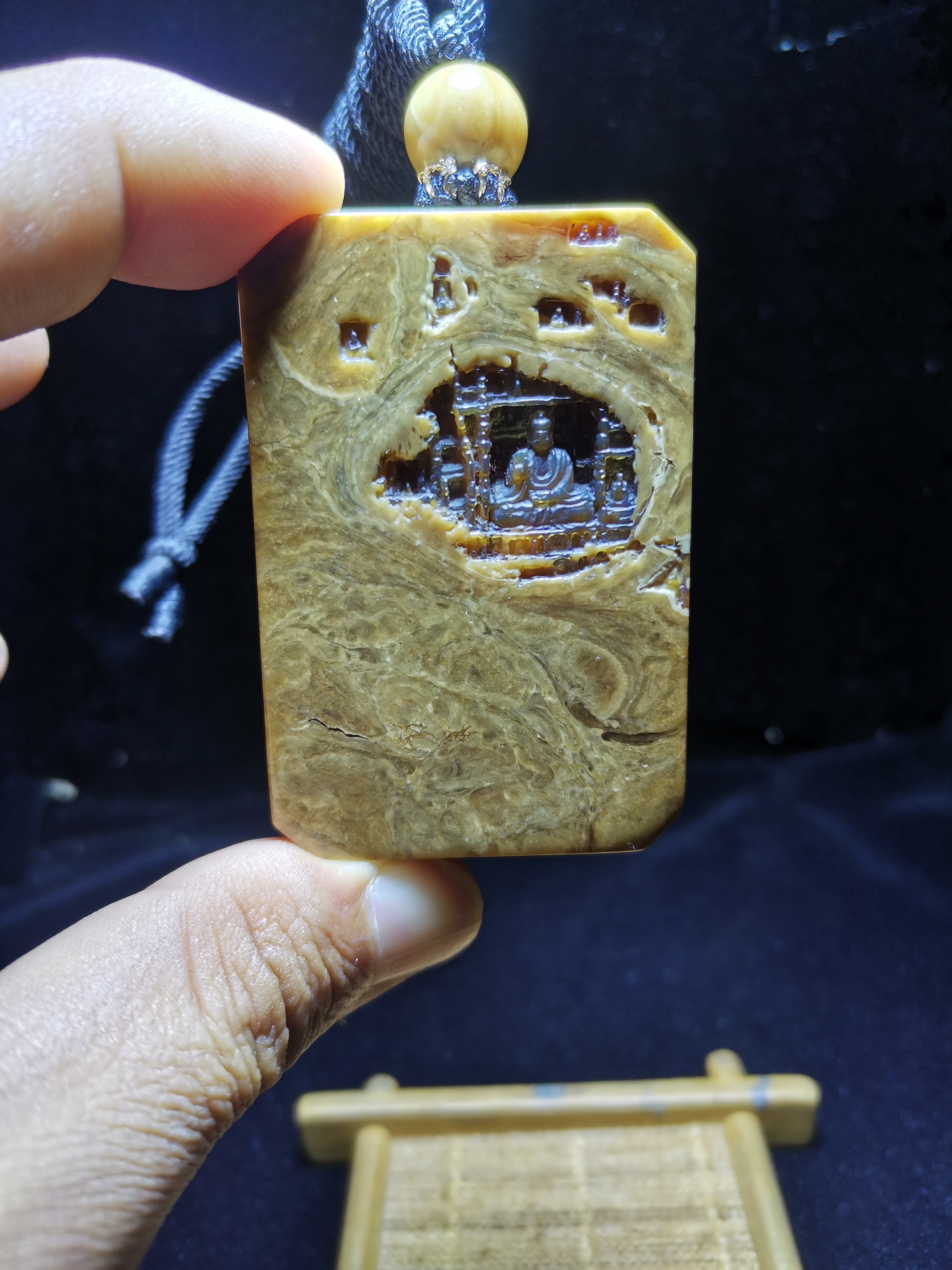 四六子冈牌（特色根蜡溶洞）收藏孤品吊坠