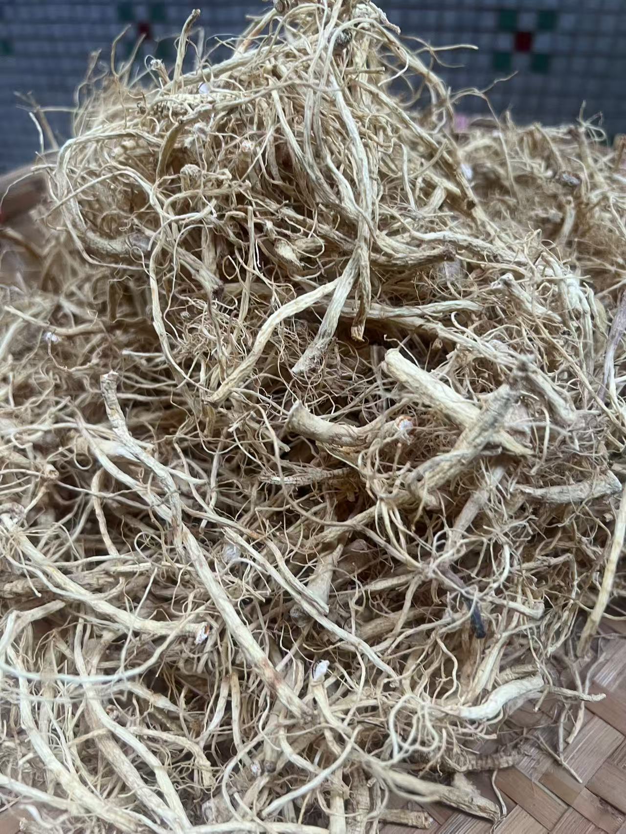 晒干人参须炖汤佳品