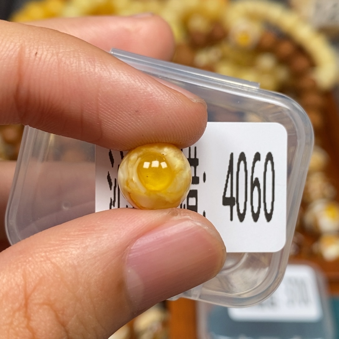 蜜蜡未镶嵌珠宝奇石4060