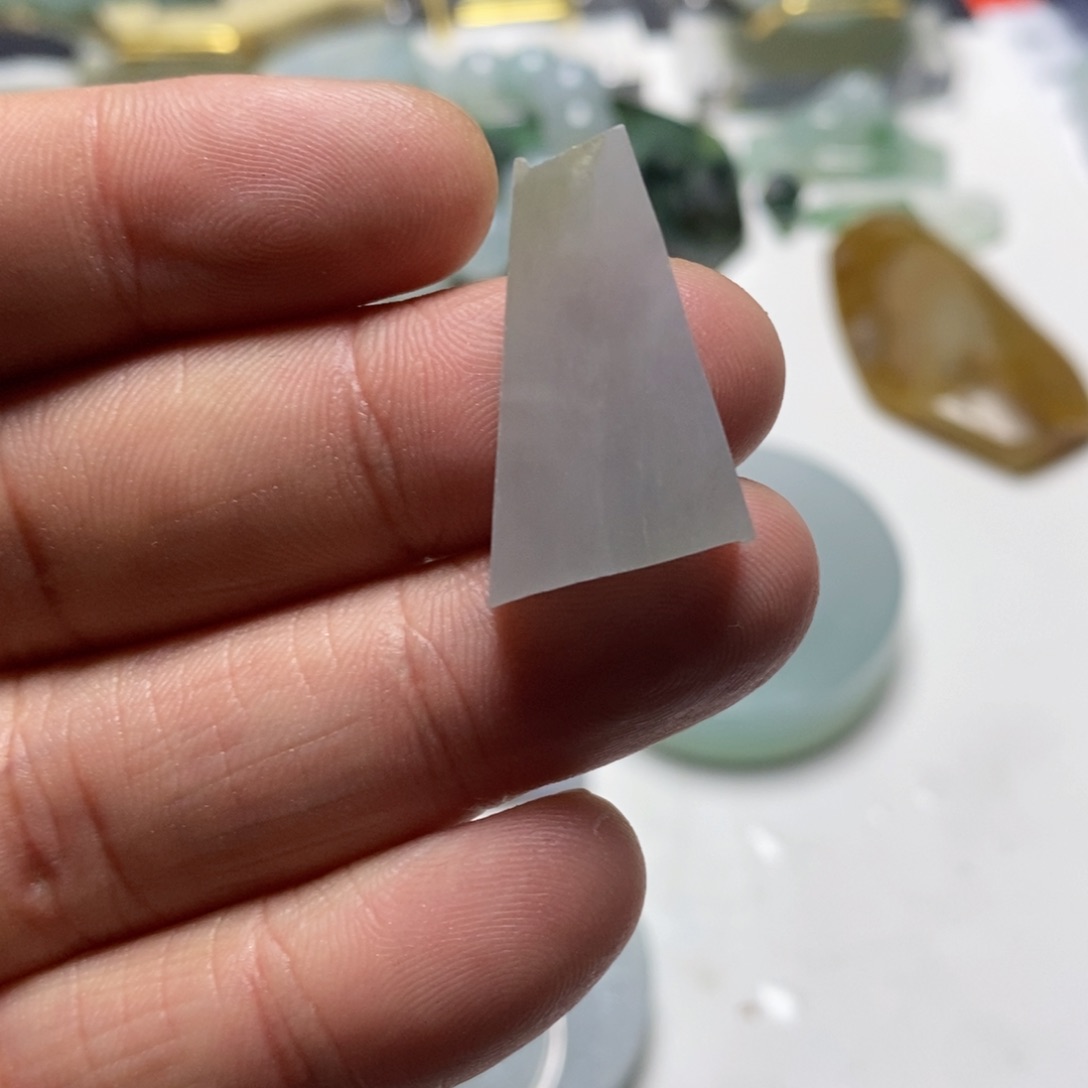 翡翠未镶嵌耳饰翡翠