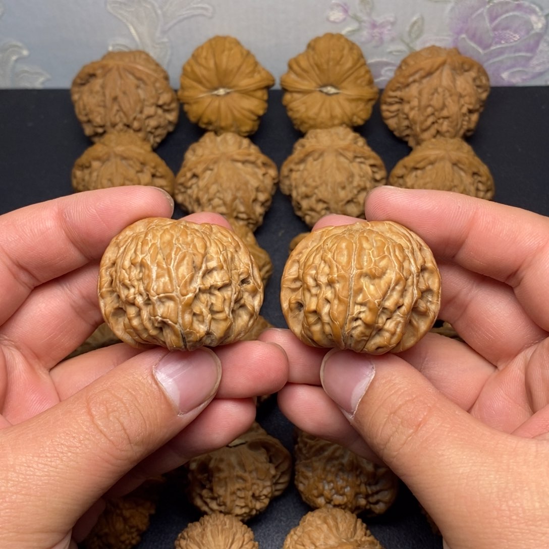 文玩核桃把件40.5红皮磨盘