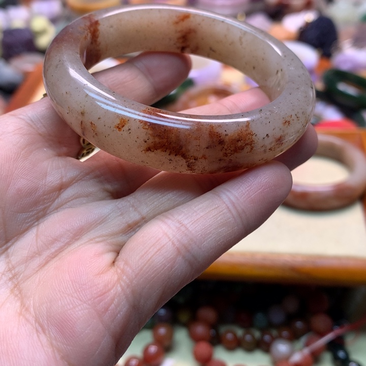 石英岩玉未镶嵌踏雪52.8