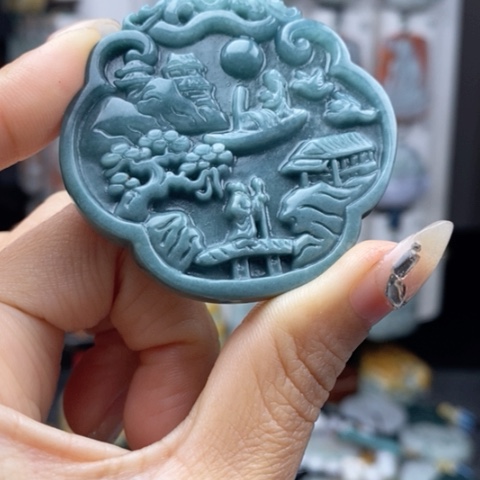 翡翠颈饰未镶嵌翡翠