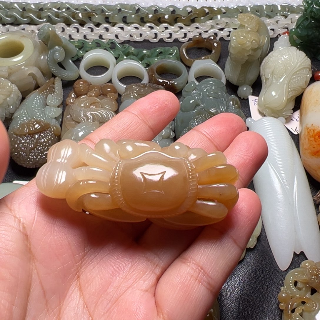 彪***哥和田玉未镶嵌颈饰